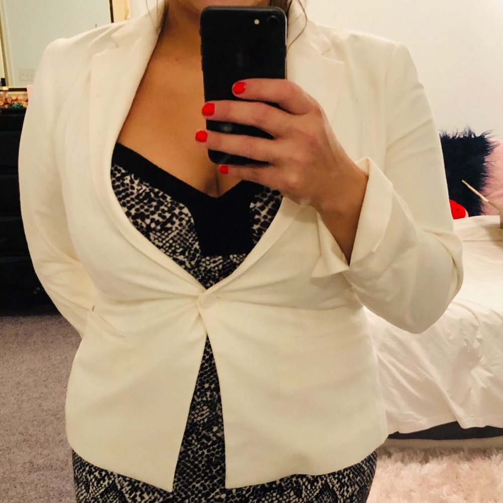 Blazer white linen material